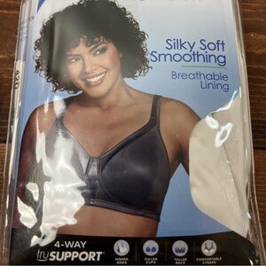 X 2 NWT Playtex 18HR Sleek & Smooth Wireless Bra 42D 2 Bras included Style 4803